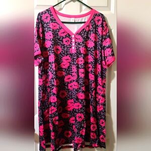 Shirley & Stone Women's Nightgown